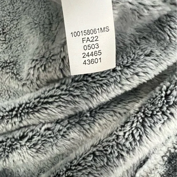 Soft Gray Women’s Long Bathrobe Medium / Large Fuzzy Plush - Picture 13 of 14